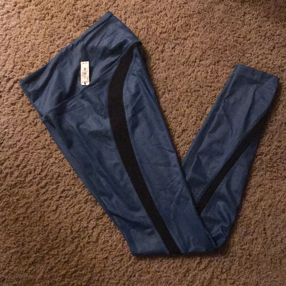 Victora Sport leggings NWT size XS🍑 - Picture 2 of 2